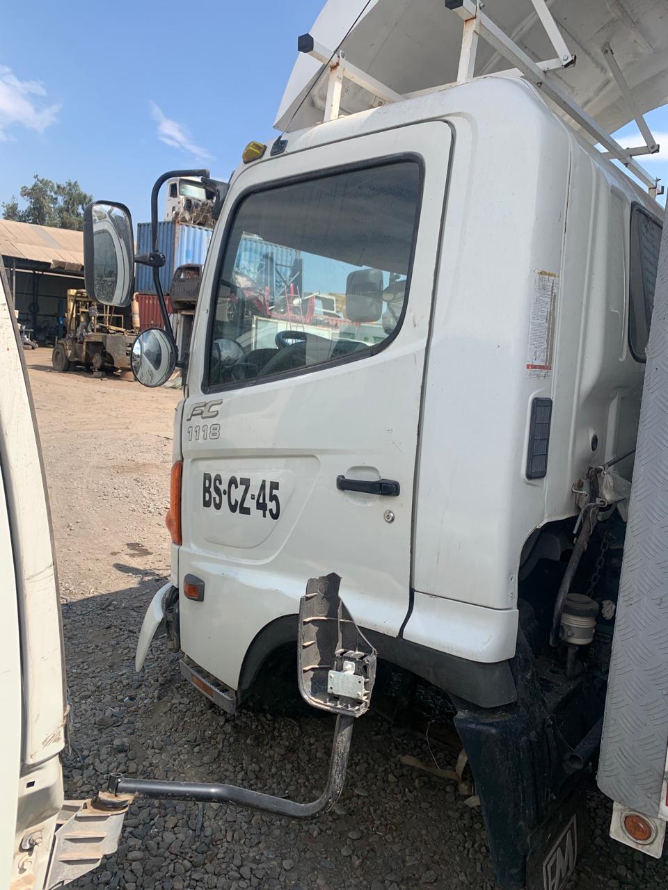  Hino FC 500 2006    EN DESARME